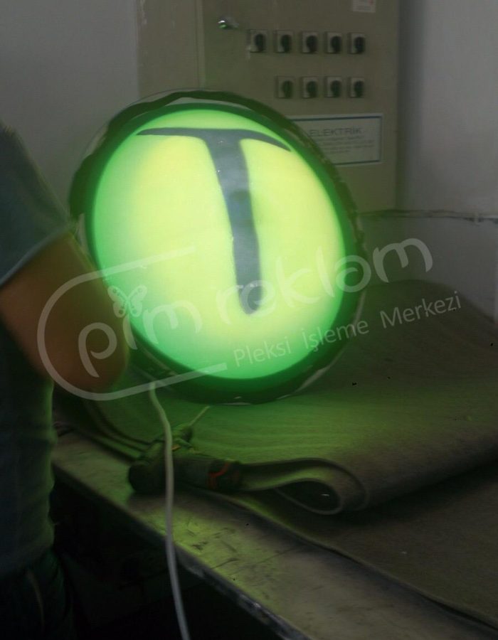 Kaydırak yılan gözü pleksiden (2)