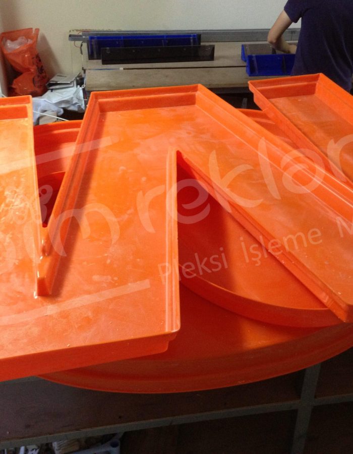 Migros logo harfler (12)